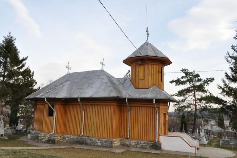 Biserica - vedere exterioară